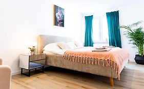 Ferienwohnung Fuer 6: Zentrum, Wifi, Tv, Kueche, Neu